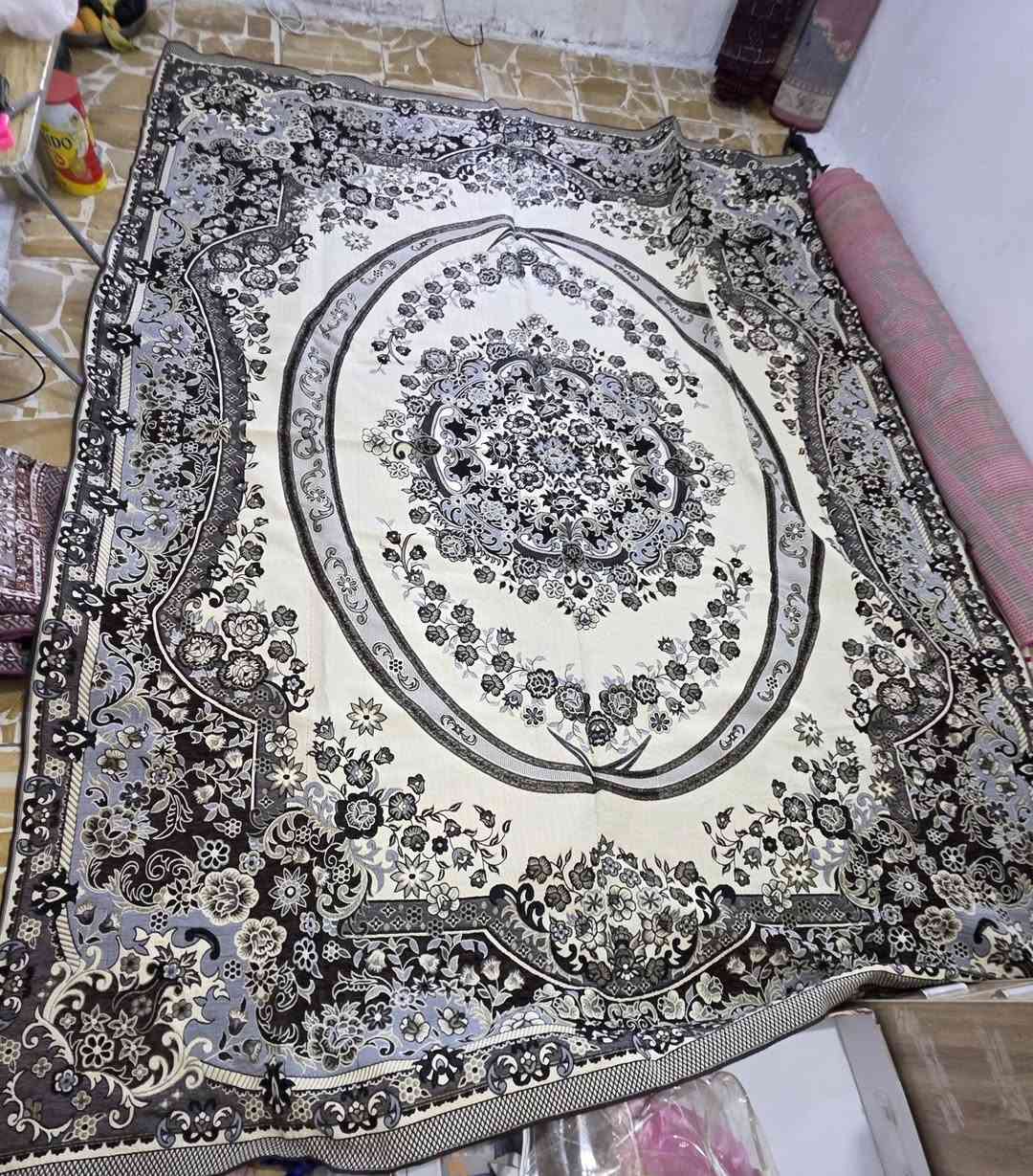 السلام عليكم ورحمة الله وبركاته...
مدة زولية جديدة غير مفروشة الطول ٣،٨٠ متر والعرض ٢،٨٠ متر مكاني الغزالية تواصل واتس اب ***********
