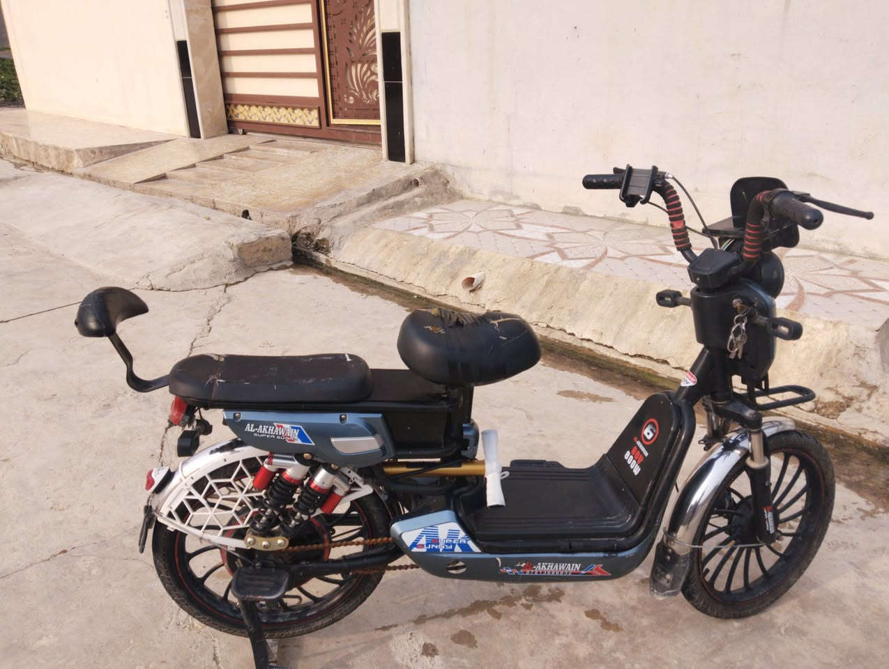 ماطور شحن للبيع 
بطاريت جدد يمشك 45كيلو 
حيل نضيف بس بريك الورة من امسكو مايرجع
والبصمة ضتيعة 
السعر 250وبي مجال للطبين 
متواجد فيس


**إذا كنت صاحب هذا الإعلان وتريد حذفه لأي سبب، رجاءا أرسل رسالة إلى الدعم الفني**