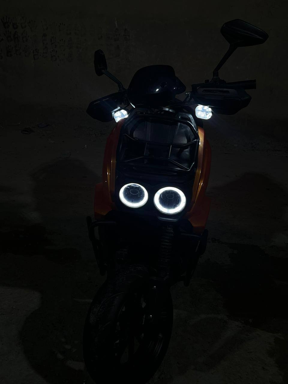 سلام عليكم
دراجة شحن اباتشي البيع 
الدراجة نضيفه ومكفوله 
وشوفت عينك بيه فقط خدوش بسيطه مامبينه الامانه 
تجي تفحص وتشوف بعينك 
*********** 
سعر 700
مو شراي لاتتواصل وتعبني
