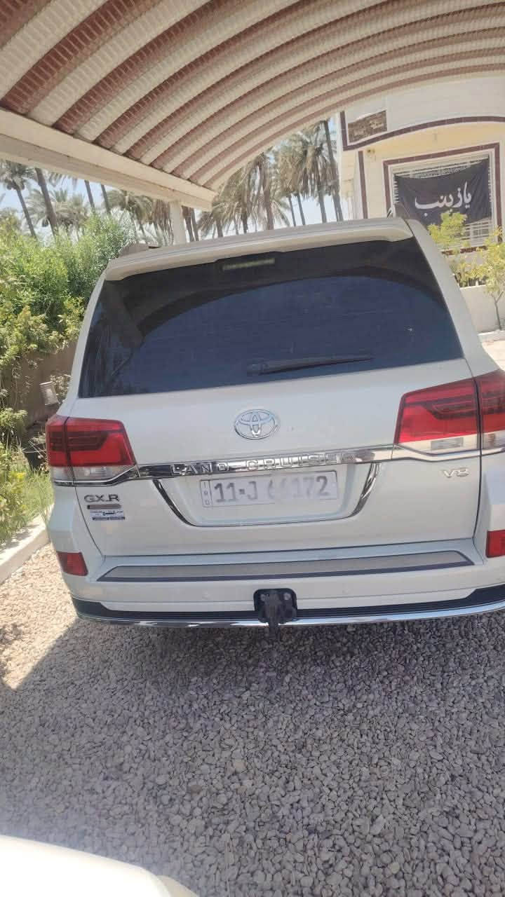 لاندكروز ٢٠٢٠ جديدة جدا وضع الشركة بيه دحجة بسيطة يم قلق البانزين ومصلحة درجة اولى ماشيه ٨٠ الصور موضحة كلشي مكانها بالحله 
السعر ٤٦٠ وبيه مجال للشراي. 

***********
