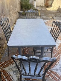 ميز طعام • ما مستعمل • ١١٠