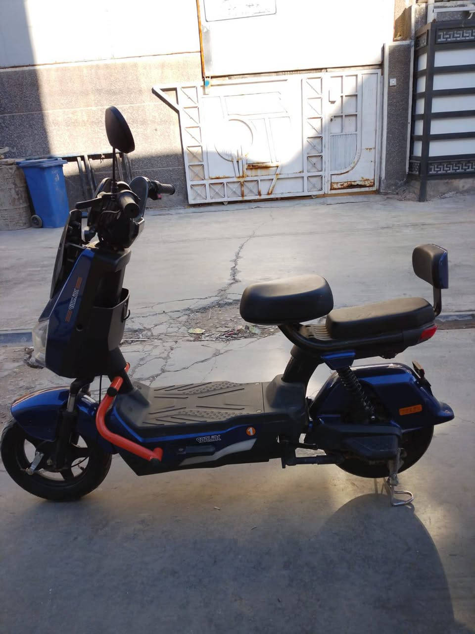 سلام عليكم 
دراجه شحن حجم 14
موديل 2025
دراجه جديده ما بيها اي نقص 
سعر 300 بيها مجال 
مكان بغداد شعب 
***********
