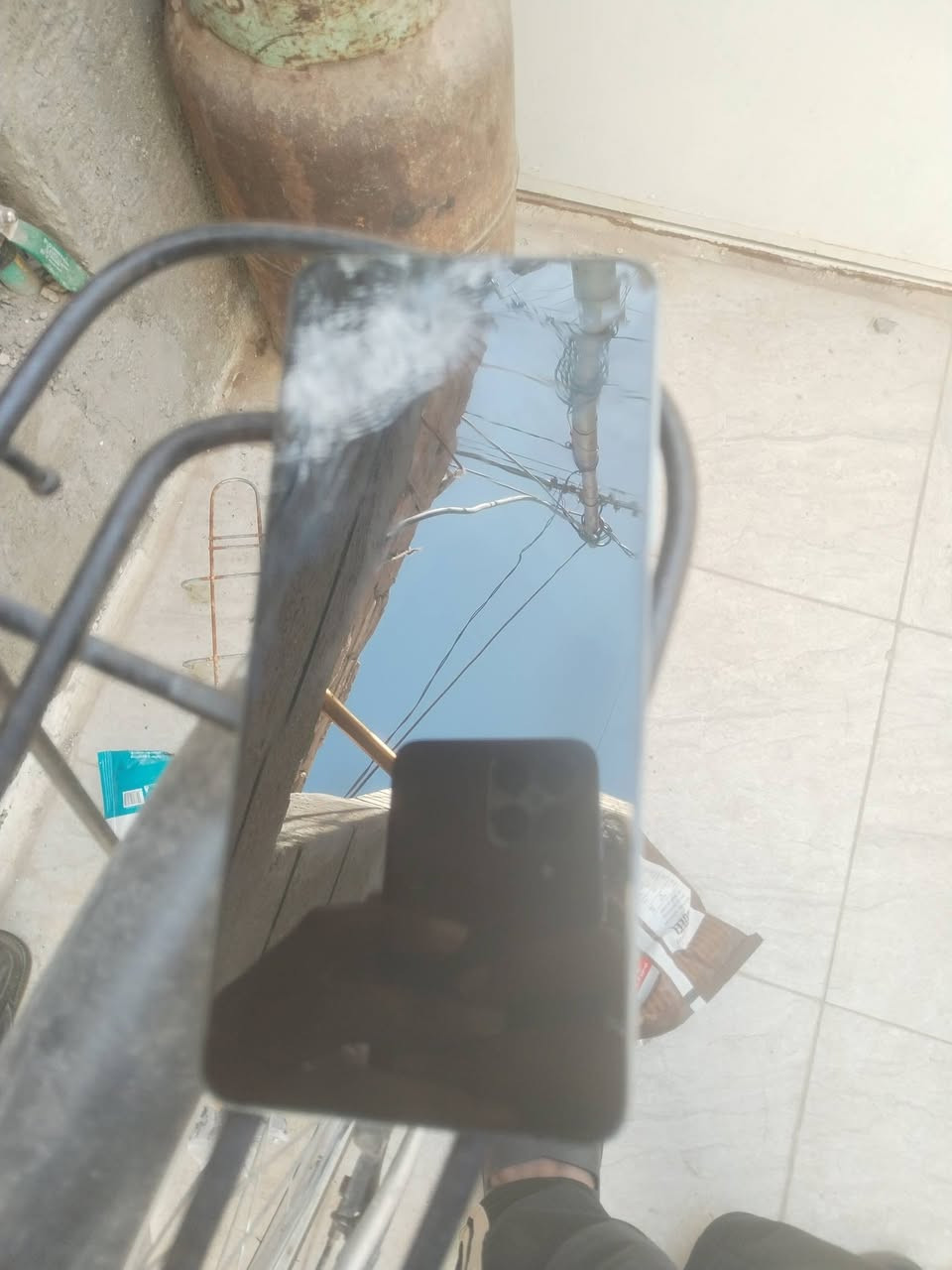 السلام عليكم 
هونر 9x مكسور شاشه 
للبيع قيم واخذ
*********** واتساب فقط
