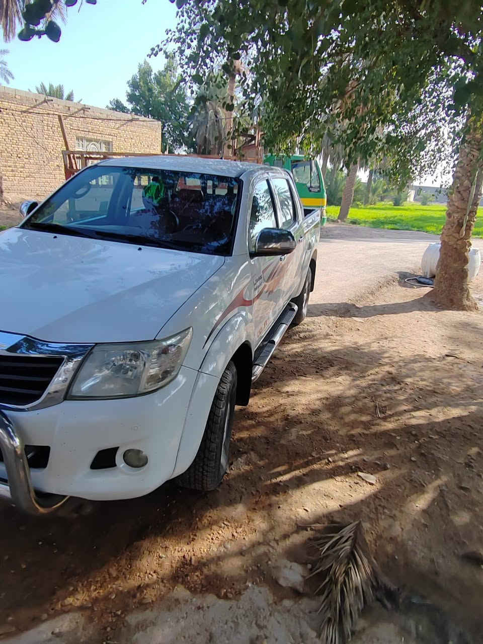 سلام عليكم اخوان سياره للبيع موديل 2015 سعودي ام الدعاء اوتماتيك بانزين ((رقم واسط))حساس امامي وخلفي سنويه مجدده 2028 تحويل مباشر ماشيه 200 الف وشويه السياره مال جناي سبانه ما محطوط عليها السعر 240 وبيها مجال قليل ***********//***********((ولمو شراي لا يتصل))
