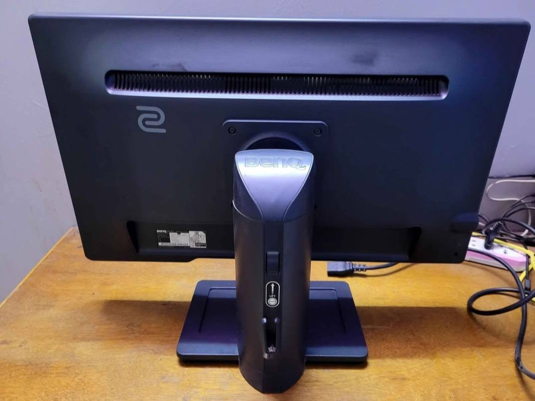 شاشة للبيع حجم 24 الهرتزية مالته 144 وسرعة الاستجابة 0.1 benq امريكية
السعر 160 وبيه مجال للشراي
***********‌مكاني بغداد حي البتول او العبيدي.
