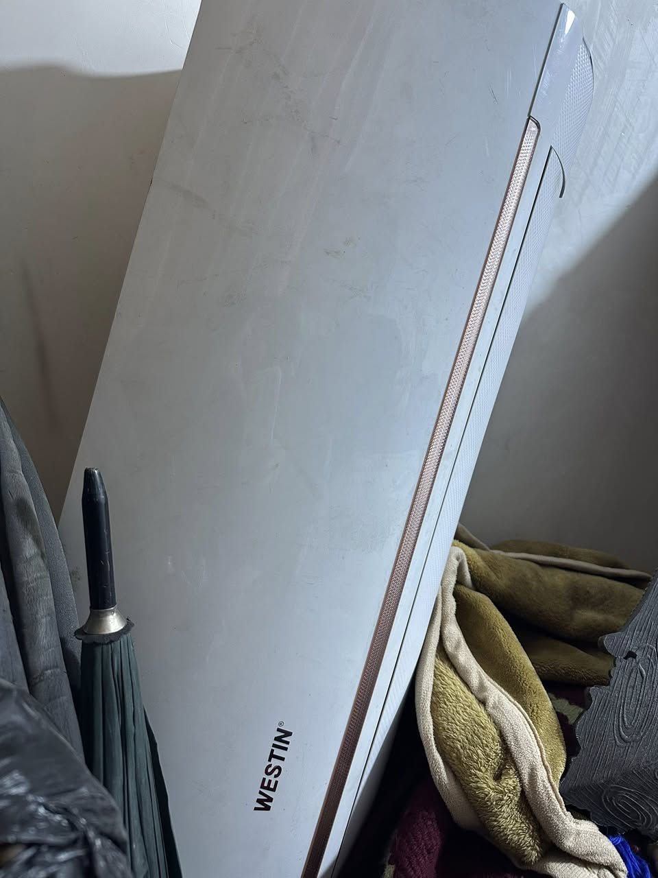 سبلت ويستن طنين جديد نصبته 8 ايام فقط اقساطه لسه نسدد بيها سعره 800 
***********
