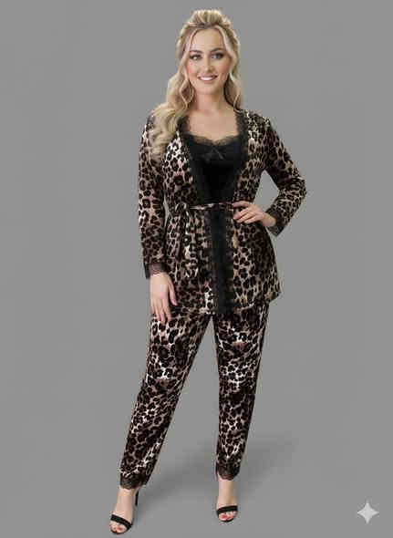 وصل تراك تكرر لون اسود فقط ٤قطع  سعر 12000 أزياء الجوهرة الرمادي حي التأميم ٨شباط قرب مول الخزرجي محل علي يوجد خدمات توصيل جميع محافظات العراق حجز عل واتساب *********** كميه خير من الله
