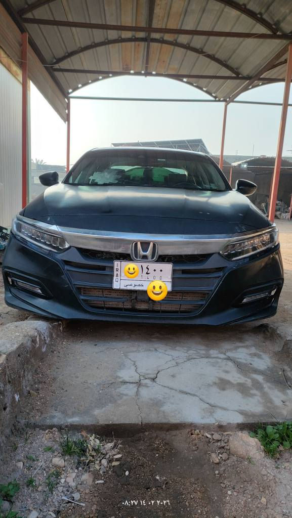 السلام عليكم..
هوندا اكورد 2018 تورنك 2.0 توربو 
بيها تلث قطع ماشيه 130 الف كيلومتر 
السيارة نظيفة وفول مواصفات 
رقم مميز
شاصي مكفول 

*********** النجف, العراق

