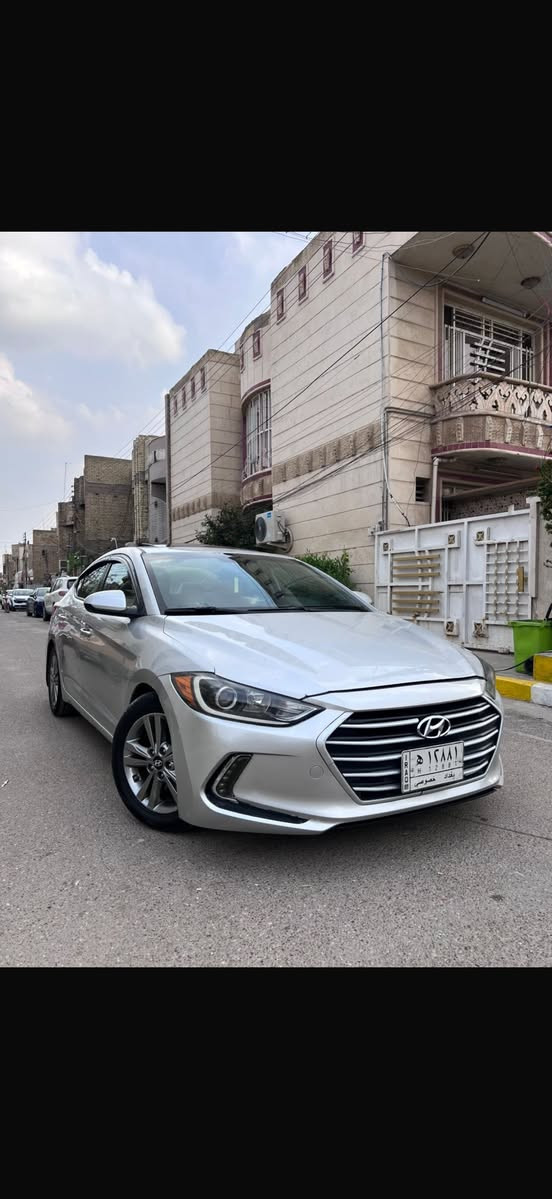 السلام عليكم النترا 2018 وارد امريكي فول مواصفات السعر ( 115$) مكانها بغداد *********** حادثها سرقه بنيد فقط بدون ايرباك وبلعراق بيها قطعتين رش بدون حادث الباقي مكفول مواصفات فتحه سقف / بصمه تشغيل + بصمه ابواب / شاشه جبيره / تحكمات مقود جهتين / رادات جانبيه سياره جاهزه بدون نقص 
محرك وكير مكفولان ما مفتوحات شاصي لغد مكفول 
صور الحادث بلمنشور الشراي يتصل
