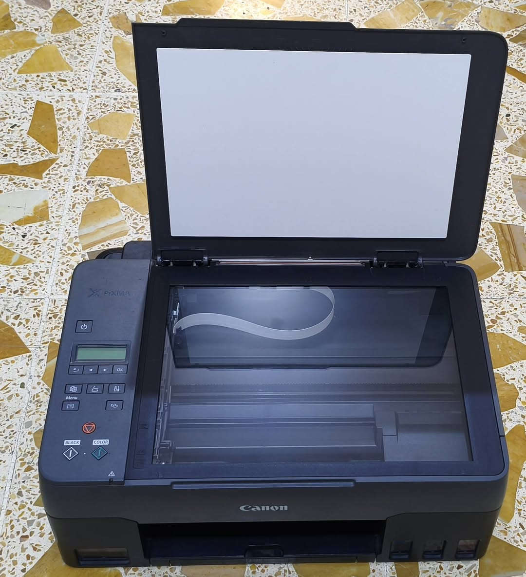 السلام عليكم، طابعة للبيع Canon PIXMA g3420 چنت أستخدمها لطباعة الملازم والصور وقبل فترة الالوان كامت تخربط وعفتها وصارلها ٦ أشهر متروكة، آني جبت طابعة جديدة  وما أحتاجها بعد، أريد أبيعها على حالها بسعر ٦٠ الف.


**إذا كنت صاحب هذا الإعلان وتريد حذفه لأي سبب، رجاءا أرسل رسالة إلى الدعم الفني**