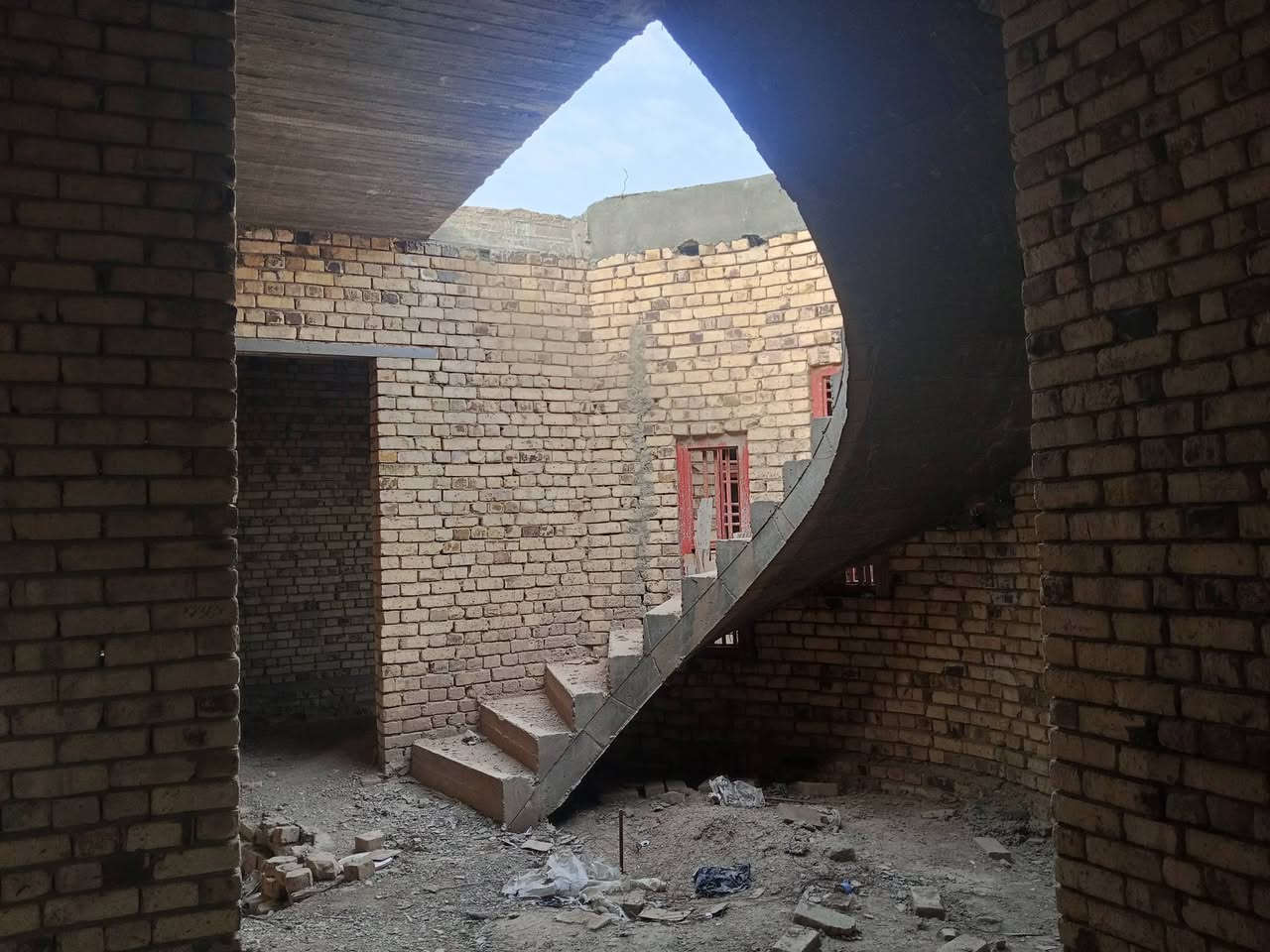 السلام عليكم هيكل للبيع بعرصات حيدر حوالي الخصيمة المساحة 266متربسعرمناسب للمزيد من تفاصيل خاص اوالتصال على الرقم الموجود ***********
