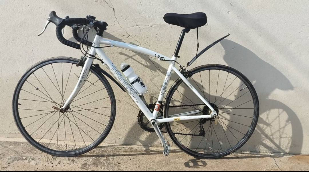 السلام عليكم بايسكل للبيع سعر 150 وبي مجال *********** من الموصل من الايسر
