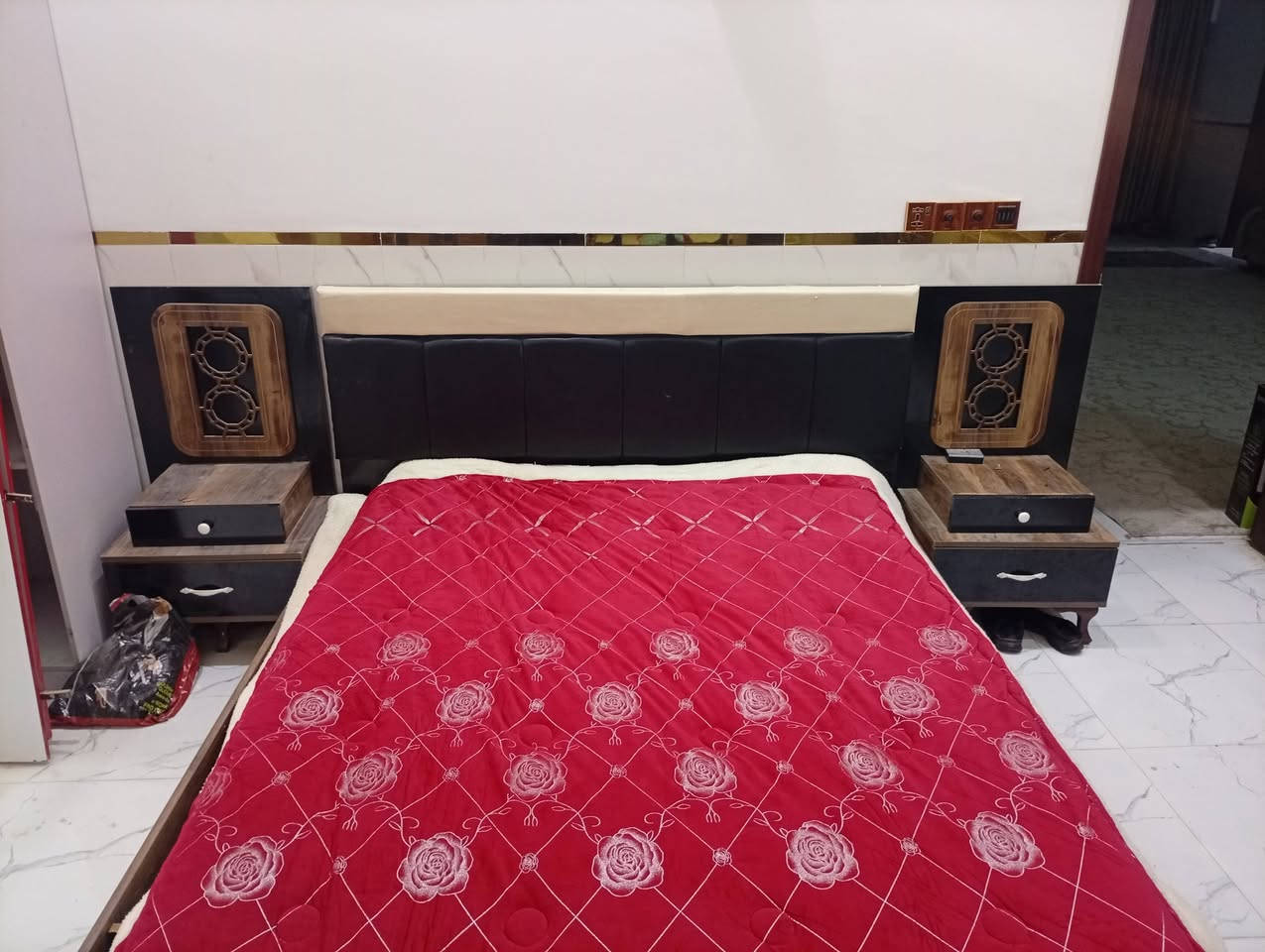 غرفة نوم تركيه 5 قطع للبيع للاستفسار الاتصال على الرقم ***********
