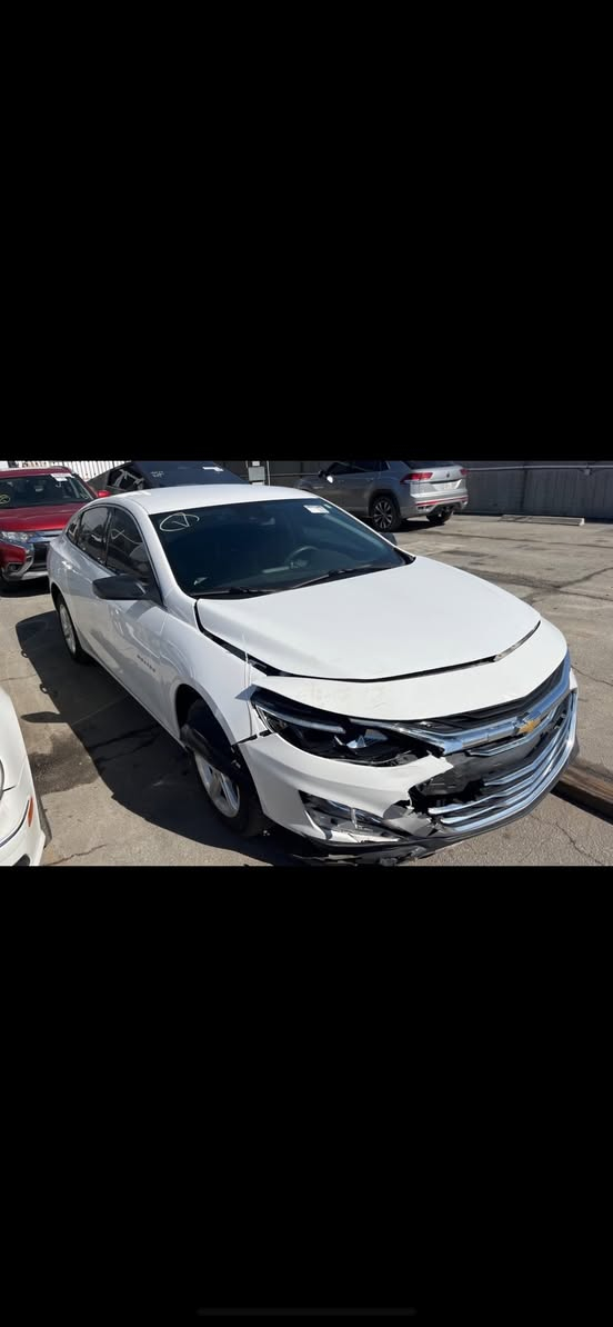 السلام عليكم
ماليبو 2023 
١٥٠٠ تيربو 
سيارة نظيفة وضربتها بسيطة مثل ما موضح بالصور بالدعاميه الامامية ونفسها مصلحها وبيها شبر بارد جهة السايق كلش بسيط 
 سبير ما نازل 
بصمة تشغيل
تحكم ستيرن
تبريدها ثلج
داخل اسود
بصمة ابواب
كامرة
مثبت سرعة
تحديد مسار
هندر بصمة
 كشن سايق كهرباء 
مواصفاتها معروفه 
رقم بغداد بأسمي 
ماشية ٧٤ الف وقابل لزيادة
السعر ١٤٠وبي مجال بسيط للطيبين 
مكاني بغداد السيدية
***********
متواجد خاص
