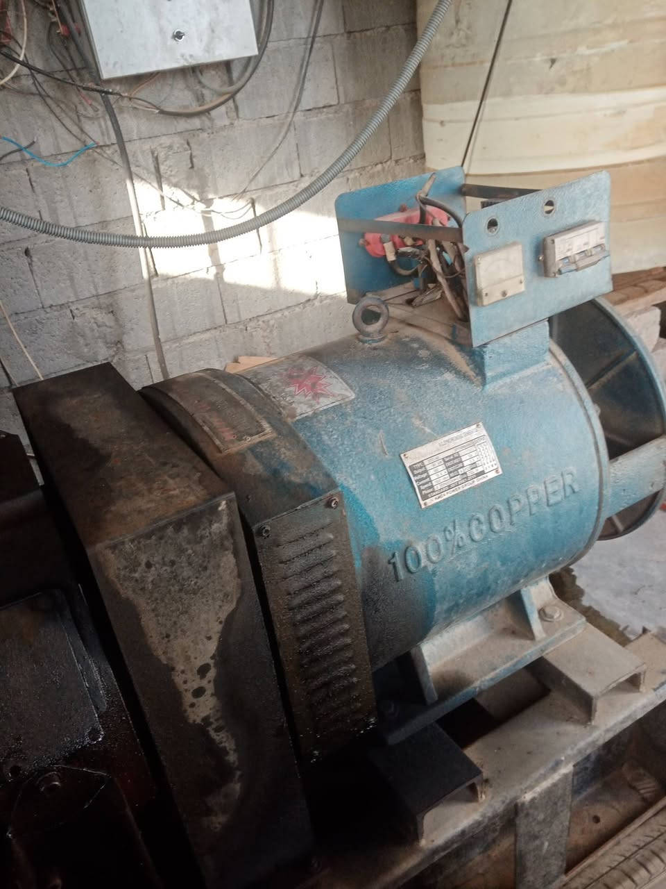 السلام عليكم
مولد افيكو ٤ بستم. طاك من الصفحه
بمب كهربائي نضيف.كور نضيف راديتر نضيف
سلف + دينمو.مولده ٥٠ KVشاصي مرتب.
يفيد جماعة التفليش.السعر ١ مليون.
تأخذه جف اتراب بعد ما اتشوفه وتقتنع.
وسلامتكم.  الزاب قرية النميصة. 
 ***********
