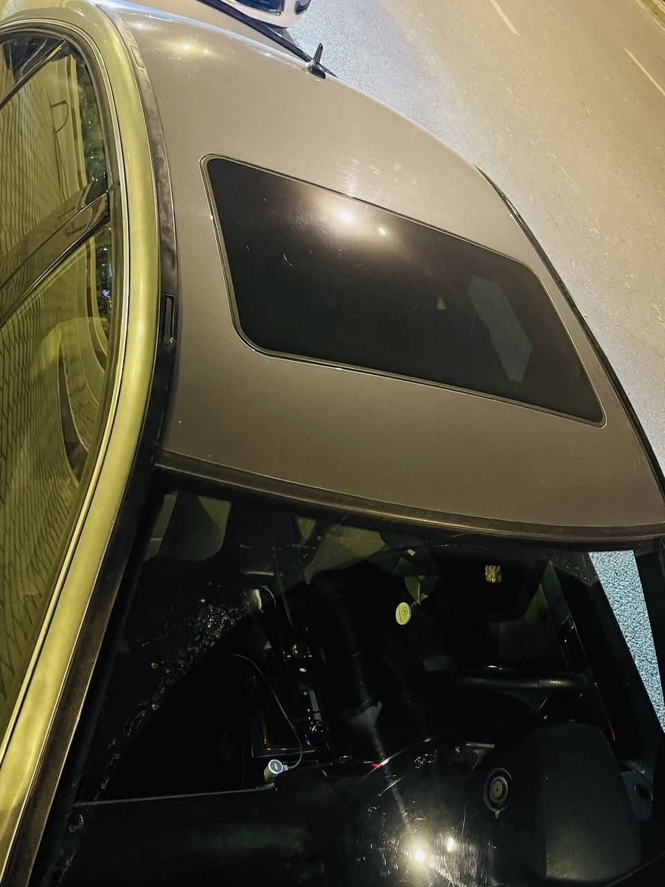 السلام عليكم مارسدس C300 السياره فول وخير من الله مراوس شرط إذا مو طياره لتأخذه وخير من الله مكاني بغداد رقمي ***********
