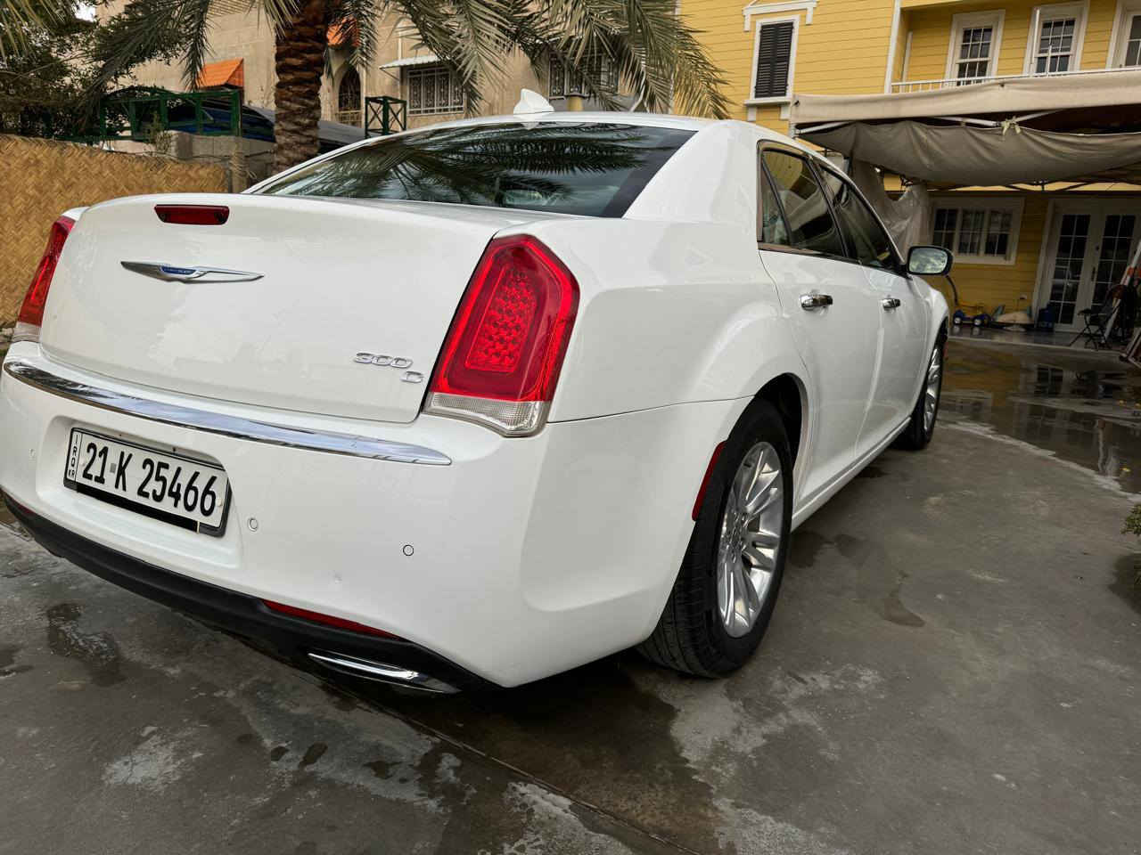 كرايسلر 300c
كفاله عامه كلين تايتل كندي  
#ملاحظه انه مبدل ويل 18 
الموديل:2018 كندي
العداد: ٨٢ ألف  كيلو متر مو ميل  
سياره جاهزه كله على لبلاد +منظومه زنون جديده ضمان سنتين
المحرك: 3.6 لتر 6 سلندر
ناقل الحركة: 8 سرعات اوتوماتيكي
نظام الدفع: دفع خلفي
(رقم سليمانية باسمي تحويل او تريد وكاله حاظر )

المواصفات:
رادار امامي مع مانع تصادم 
سكليتر مع بريك تحكم كهرباء
حساسات امامي 
اشاره بلمرأه الجانبيه 
سستم صوت كامل مع دمام خلفي 
ويل الالمنيوم قياس 18 انج 
شاشة لمس قياس 10.1 انج مع نظام ملاحة
نقطة عمياء وتحذير المسار الخلفي 
حساسات خلفية
مانع تصادم خلفي 
كاميرا خلفية
مرآة الرؤية الخلفية بخاصية التعتيم  
مقاعد جلد 
مقعد السائق والجانبي  كهربائي
المقاعد الامامية مدفئة وتبريد
مكيف الهواء مع تحكم 3 مناطق 
نظام ابل كاربلاي و اندرويد اوتو لاسلكي
دخول ذكي (بصمة)
نظام التشغيل عن بُعد
مصابيح أمامية أوتوماتيكية 
مرايا خارجية مدفئة
فتحات اكزوز مزدوجة
وسائد هوائية أمامية متعددة وجانبية وخلفية
مكان السياره البصره
مكلف بالنشر 
للاستفسار الاتصال***********
يوجد وتساب
