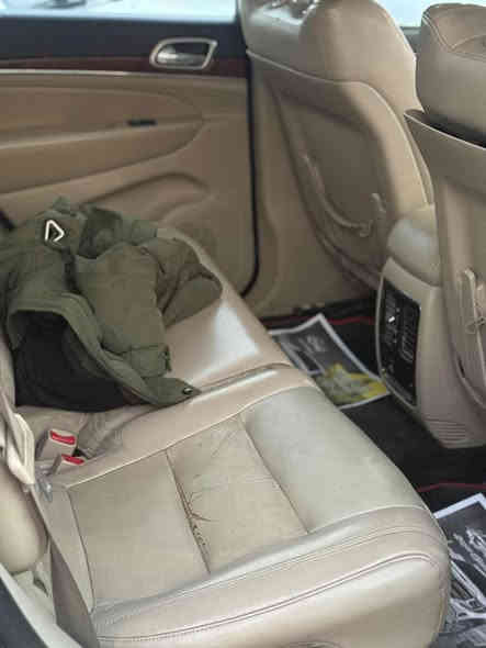 جيب 11 خليجي فول المتت
فتحه بصمه بنرامه تحكم ستيرن كشنات جلد وكهرباء 
فول موصفات محرك كير تبريد صدر امامي خلفي جديد كفاله بيه قطعتين صبغ بدون حادث كما موضح بالسونار 
فور ويل منضومه زنون كامله سيارة مسويله دامه كاملة 
من نوزلات وبلكات ومجاول كله جديد 
رقم بغداد نكليزي تحويل مباشر 
#حبايب ذكر كلشي وسونار موجود وصور 
السعر 170 وبيه مجال الشراي سيارة نضيفه مال حناي
مكاني تاجي ***********
***********
