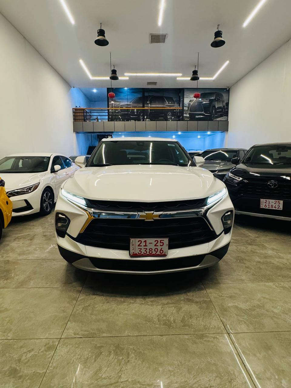 Chevrolet Blazer 2LT

الموديل : 2023

حجم محرك : 20  توربو

اللون :ابيض

عداد المسافة : 58 الف مايل فقط 

السعر : 170$ ورقه

الضرر : كما موضح في الصور  + 3 قطع كلير امريكا
جميع الايرباكات سليمه 

 تترقم شمالي فقط .

المواصفات : 2Lt

كشنات كهربائي 
تشغيل عن بعد
شحن لاسلكي
تبريد خلفي
بصمة تشغيل
بصمة ابواب
لايت ليد
تحكم وضعيات القيادة
هاند بريك بصمة
منافذ USB
تحديد مسار 
اوتو ستارت (Auto start)
اوتو ستوب (Auto stop)
مانع انزلاق+ABS
معرض العدل لتجارة السيارات الحديثه 
العنوان /  كركوك شارع المعارض 

للاستفسار التواصل مع الارقام 👇

***********
***********
***********
