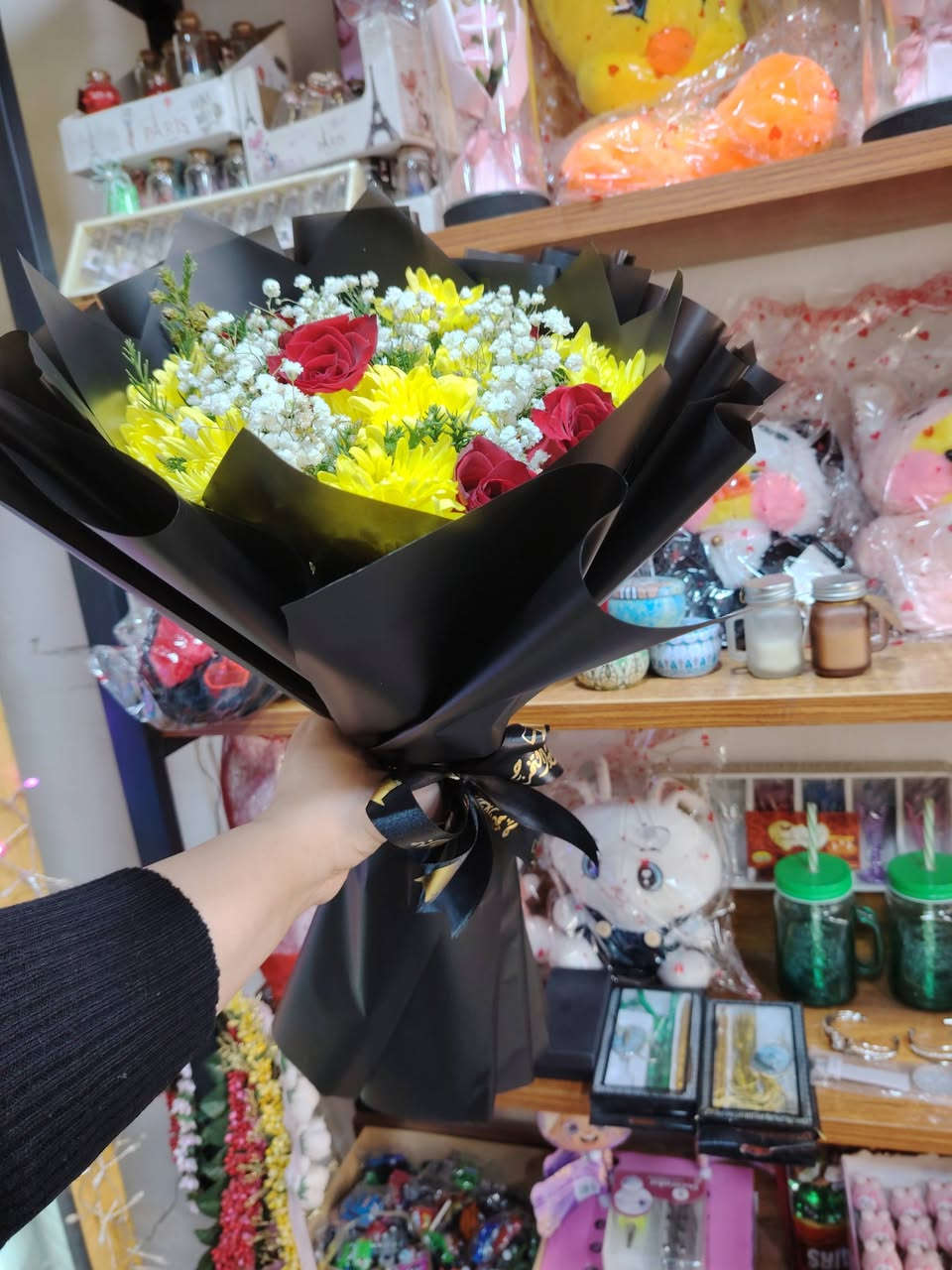 تجهيز بوكي ورد طبيعي ويتوفر لدينا ورد صناعي يتوفر توصيل مكاني بغداد نفق شرطه حي حطين ***********
