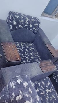 كنبة مستعملة • نضيف