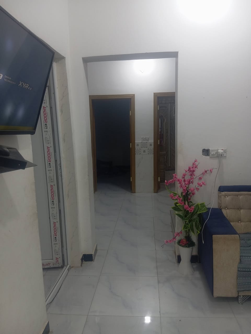 بيت للبيع طابو صرف 
مجمع بوابه المثنئ
مساحه 200متر
بيت مرتب ونضيف 
خدمات كافه تبليط 
تدفع 38 والباقي عليك القصاد
لمصرف العقاري 
وتداور البيت بسمك
اتصال ***********

