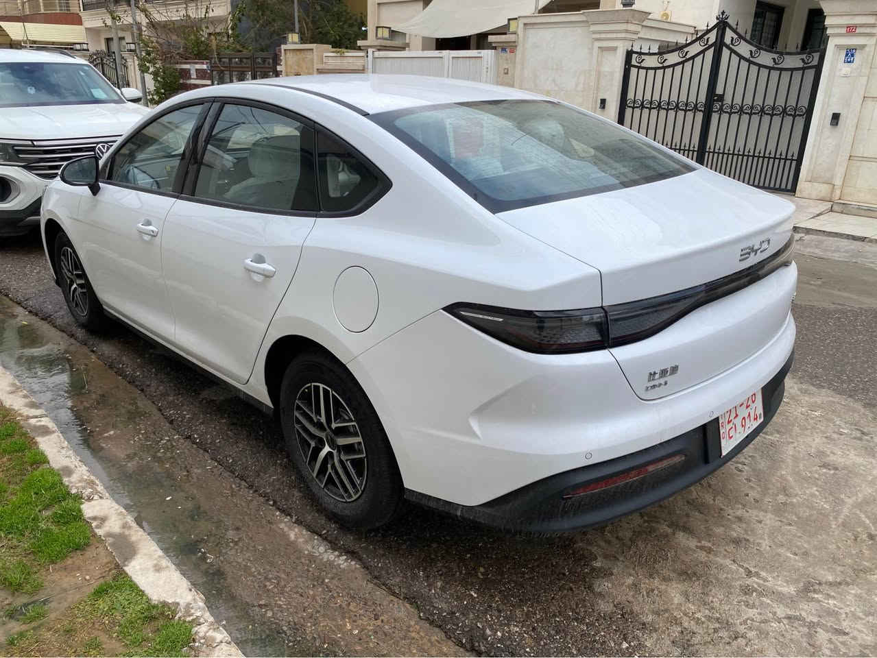 BYD 2025 سفر كيلؤمةتر هيچى نية كامل ئةشياى لةگةلة دوو سويچ دوو كارت دوو كيبل شةحن جيهازى ئيرس 75 رؤژ ماوة بؤ رةقةم كردن ژمارة مؤبايل *********** أربيل, العراق
