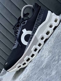 بالەی ئەمریکی مارکەی ئۆن مۆنستەر on-monster..ئۆرجنال ئەسلی قیاس ٤٧..خا...