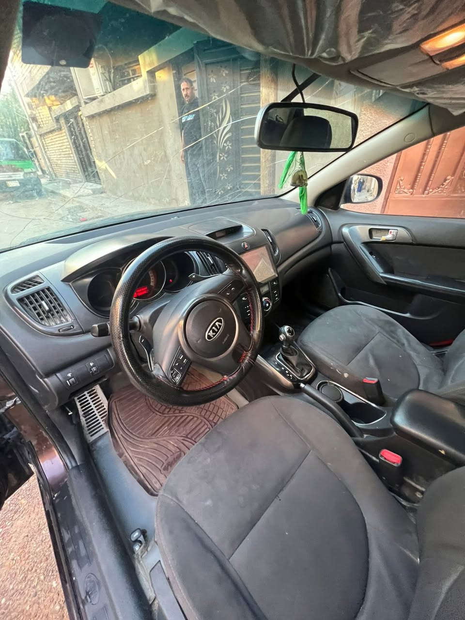 سيراتو 2011
فول مواصفات 
تحكم ستيرن بصمه 
فتحه مري شفط
بدون حادث
فقط اصبعين بارد
سونار موجود
فول  سياره جاهزه من النواقص
شاشه كامرا دوراه
رقم بغداد باسمي تحويل مباشر
مكان السياره بغداد
***********
