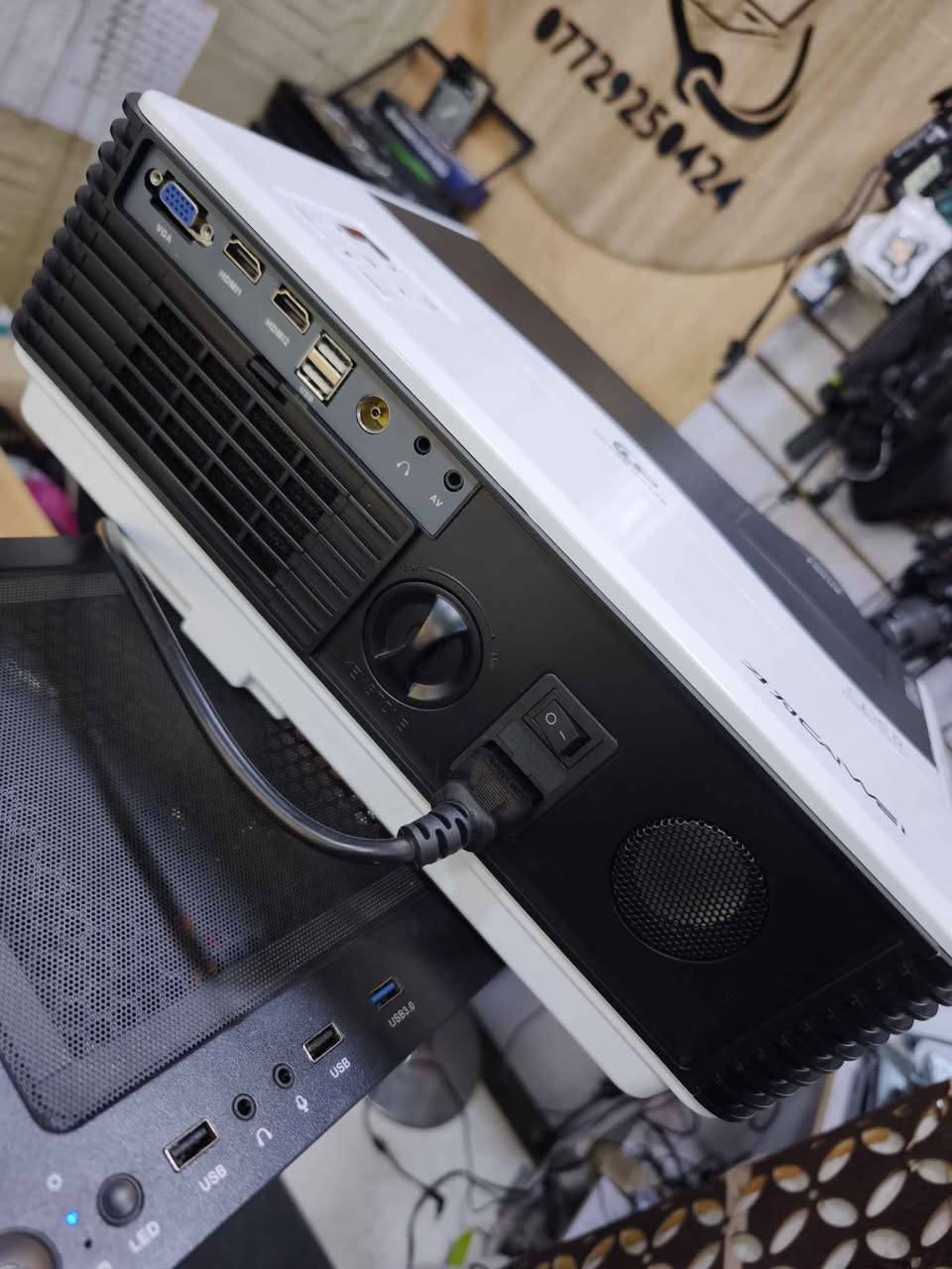 داتا شو للعرض السينمائي الحجم الكبير

نظافة 100% اخو الجديد

دقة FHD نقاوة صورة.

حجم العرض يصل الى 240 بوصة

السعر 185 الف عراقي

مكتب ( ثائر للحاسبات )

بصرة - جمهورية - شارع المكاتب - قرب

صيدلية فخرية و مقابل البسة القلعة.

يوجد توصيل لجميع محافظات العراق

***********

***********

اتصال / واتساب / تلگرام البصرة, العراق
