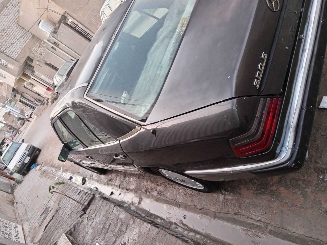 موديل  1991

كير محرك ياباني ٣٠٠٠ فيشه وبطل  شرط 

غرفه نضيفه حداديه ٩٠%

تخم تاير جديد قواعد دبلات سليمات 

كهربائيات كلهة شغاله 

نقص تبريد ولسلايت عاطل 

مكان سيارة النجف الأشرف 

سعر ب 55 وبيهة مجال 

***********
