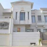 يوجد لدينا كادر للعمل الواجهيات وكادر صبغ الواجهيات  كادر لبخ  شغل درج...