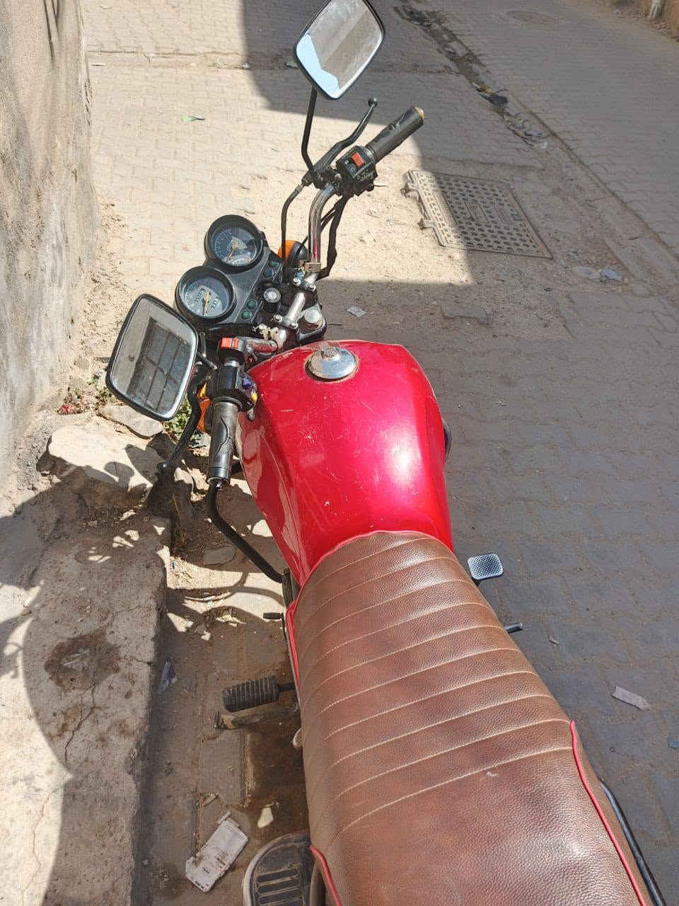 سلام عليكم دراجه دايون نفخ موديل 19 اوراق اصولي  

كفالة عامه وكلشي شغال بيها اي عطل مابيها لسعر 800 

وبيها مجال بسيط العنوان كربلاء طويريج قضاء الهندية 

الي ما يشتري لا يتعبني رجاء مستعجل على لبيع+

الرقم ‏‪***********‬‏
