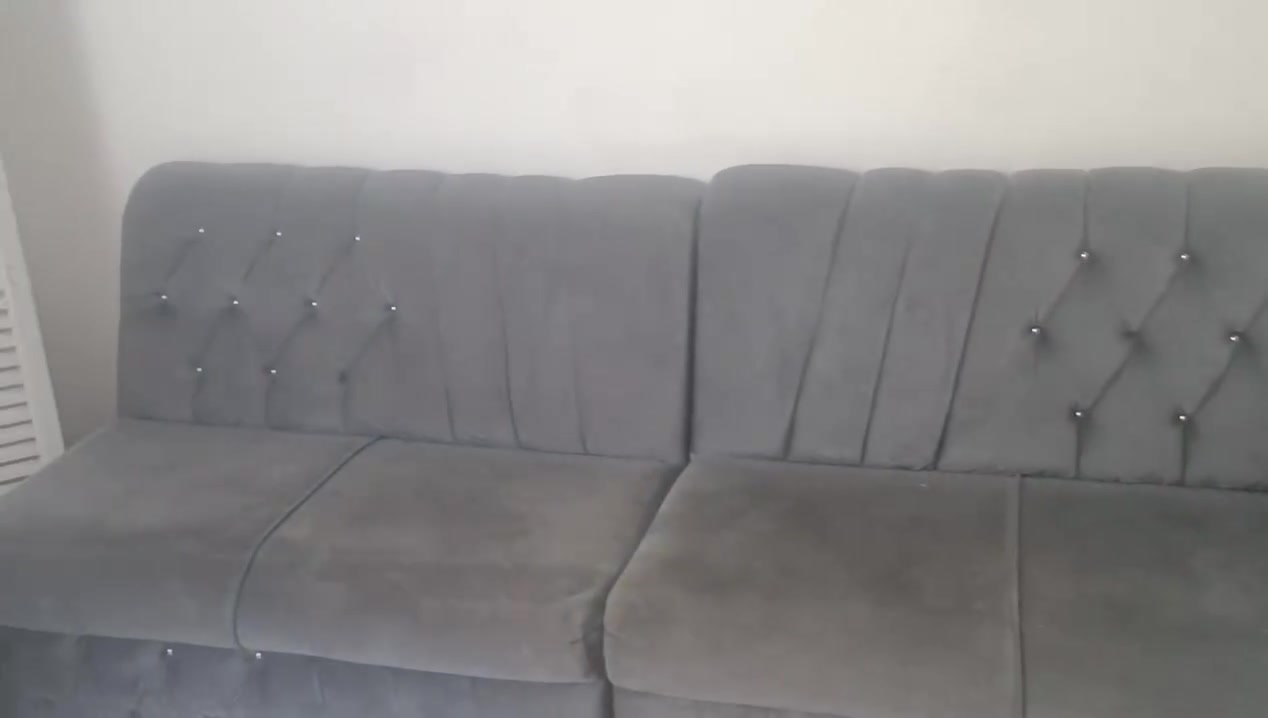 السلام عليكم قنفات،5 قطع متروكات يحتاج غسل فقط وبيهن قطعه طايحه الرجل مالتها ولرجل موجوده السعر   200 وبيهن مجال 
ملاحضه لتخم 6 قطع لقطعه لسادسه يحتاج الها دوشمه 
***********
