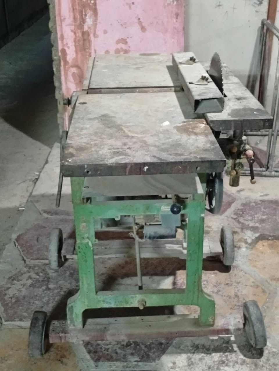 سلام عليكم مكينه تشريح ودبل مكان كربلاء السعر 600الف وبيها مجال
***********
