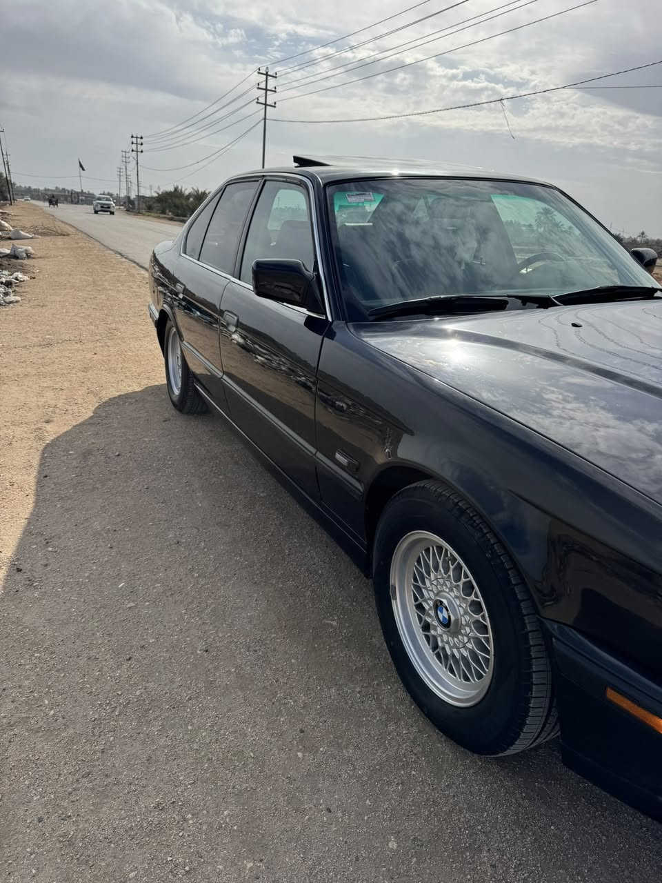 سلام عليكم بي ام موديل 91 مكفولة من ضربة صبغ جماليه فقط محرك والااكسن شرط535 مفتوح بيها منضومه غاز بأسمي  تحويل ثاني يوم سعر 75 وبية مجال مكاني النجف الاشرف *********** بية وات ساب ابيع بدون مراوس والا قصد
