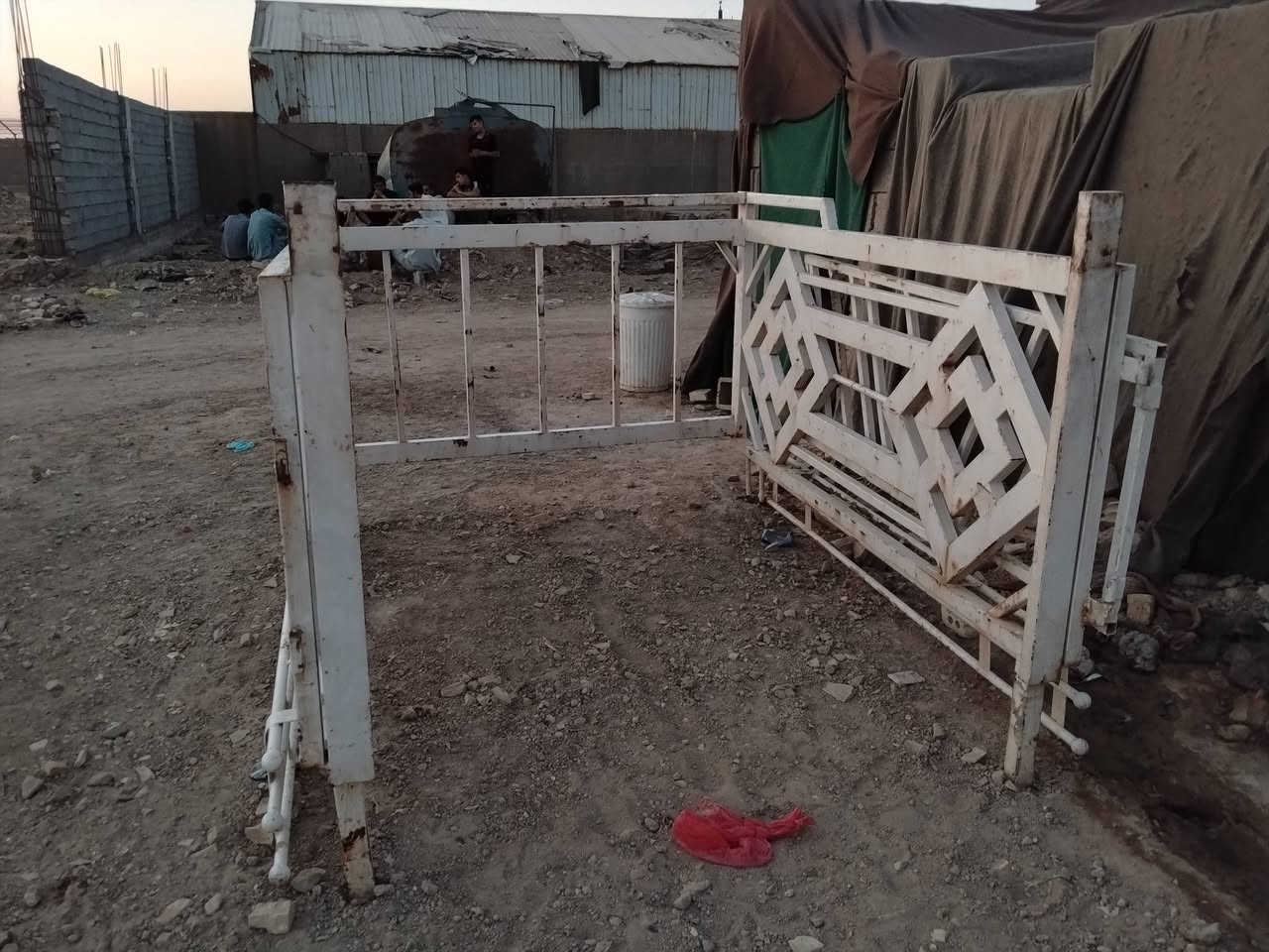 محجر للبيع ***********
