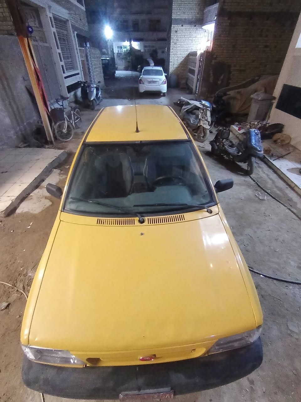 السلام عليكم سايبه مودل 12 السياره حلوه وصاحبه موجود غرامات ماكو عليها بس هيئه  عليه بس اجدد رقم 21 مكاني بغداد الكاضميه *********** السياره قطره خياس ما بيها تجي وتشوف بعينك
