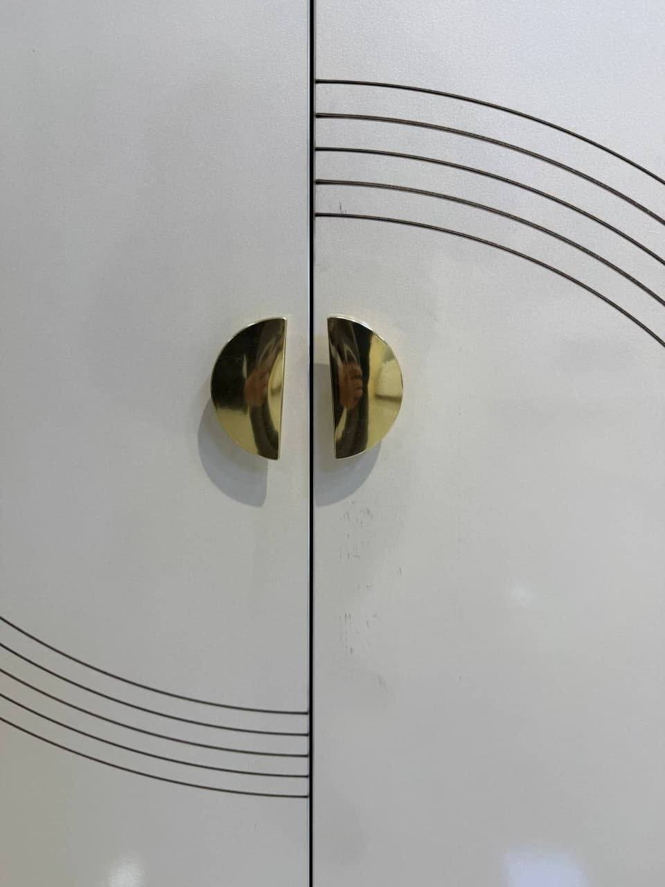 غرفة نوم ناز ابواب 7 قطع معمل اصلي درجة اولى📢

نفس الصورة بالضبط💯
برغي وجوي حديد
سرير جك خزان 
نرمايد هيدروليك 
سكك ثلاث مراحل  
متوفرة بلون كريمي
كنتور 6 باب قياس 225سم✅
ملحق كنتور 2 باب 75سم✅
سرير 180*200✅
كومديات عدد 2✅
ميز تواليت✅
مراة قيافه✅


**إذا كنت صاحب هذا الإعلان وتريد حذفه لأي سبب، رجاءا أرسل رسالة إلى الدعم الفني**