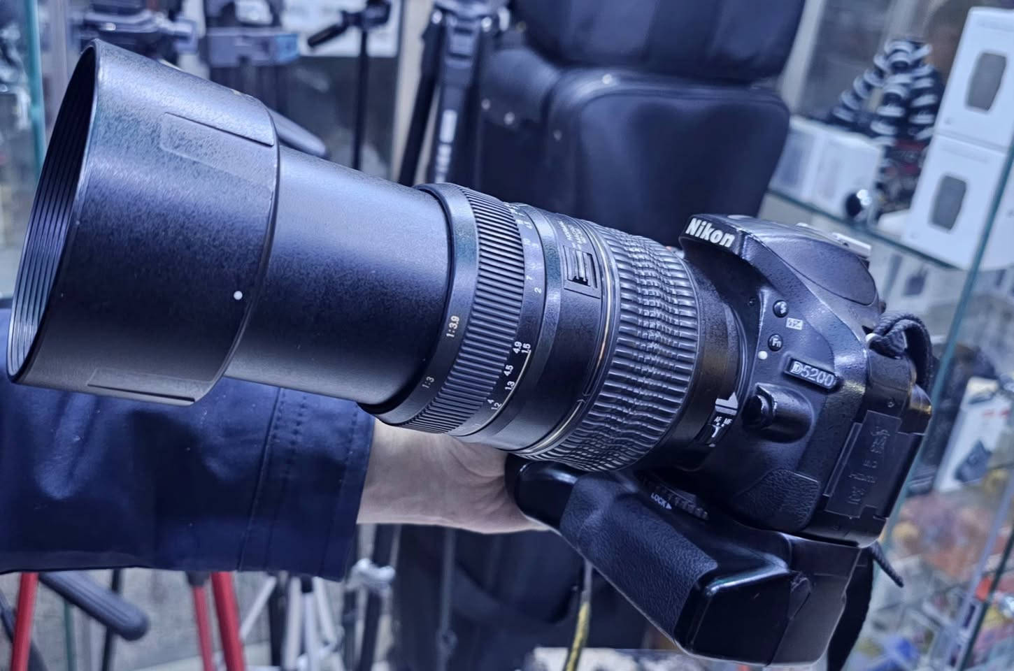 Nikon D5200

یەکێک لە باشترین کامێراکان 
لە نرخی خۆیدا

24 مێگاپیکسڵ
1080P /  30FPS
شاشەیە 
لێنزێکی 70 بە 300 لەگەڵ دایە
بۆ نرخ نامە بنێرن نرخی زۆر گونجاوە


**إذا كنت صاحب هذا الإعلان وتريد حذفه لأي سبب، رجاءا أرسل رسالة إلى الدعم الفني**