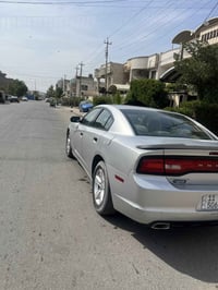 جارجر موديل ٢٠١٢ رقم بغداد دولي تحويل جديد بأسمي السياره كير مكينه خير...