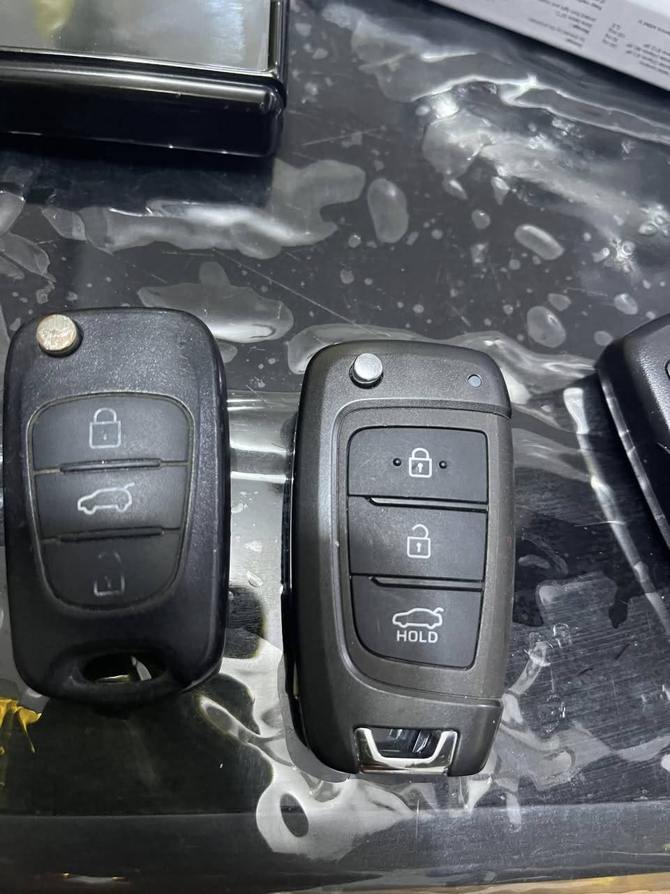 السلام عليكم للبيع سويج سبورتج وسويج توسان ***********
