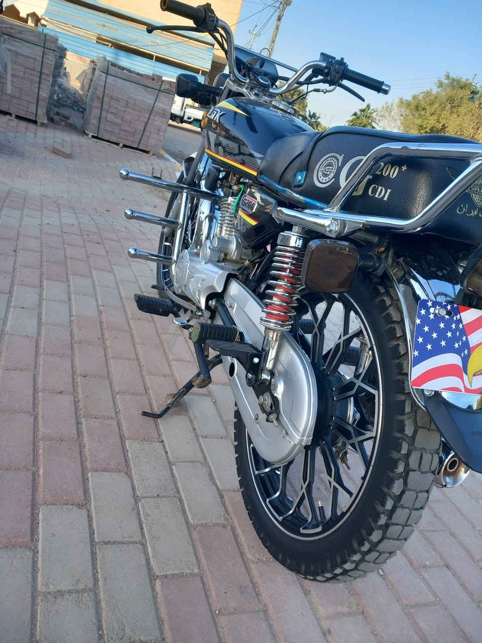 سيفان 24 باب اول
لون اسود محرك 200  نشاط فول
 شاشة  محتركه 
كهربائيات كاملة
نضافة خير من الله
السعر 625 بي مجال 
***********
