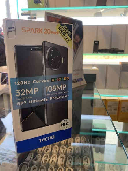 TECNO SPerk 20 Pro بلص
ذاكره ٢٥٦
رام ١٦
مكاني موصل الأيسر
السعر ١٧٠ وبي مجال للطيبين عراض كاملة 
***********
