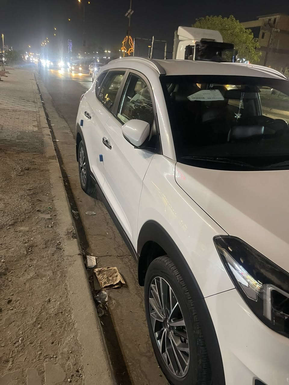 سلام عليكم

توسان للبيع 2020كوري المرغوب 
خليجي فول مواصفات 1/1عده البنوراما

```مواصفات:```
حساسات
لايت 5عدسات
لد امامي خلفي 
لد نهاري 
اشاير بل مري 
مري شفط 
مكينه 2000دوش
اشاير ترحيب 
تغيير انظمه السياره 
حساسات الابواب عند الفتح
بصمه تشغيل + بصمه ابواب
شاشه 
لايت دواره ويا الستيرن 
كشنات جلد
تبريد قطعتين 
ومواصفات التوسان المعروفه
 كير مكينة كفالة 

السياره احلى من الصور ماشيه 66الف كيلو متر 
سياره بيها  صبغ جنطه بدون دواخل 
مكاني السياره //بغداد حي الجهاد

رقم الهاتف***********

سعر //200$ وبيه مجال
