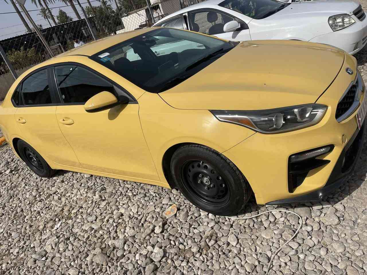 السلام عليكم فورتي تكسي موديل 19 رقم جديد هزه جديده حادثه كدامك بدون تبديل ماشيه 47 نص فول كير اي تي مكاني صويره لسعر 132 وبيه مجال ترهم  مراوس ***********
