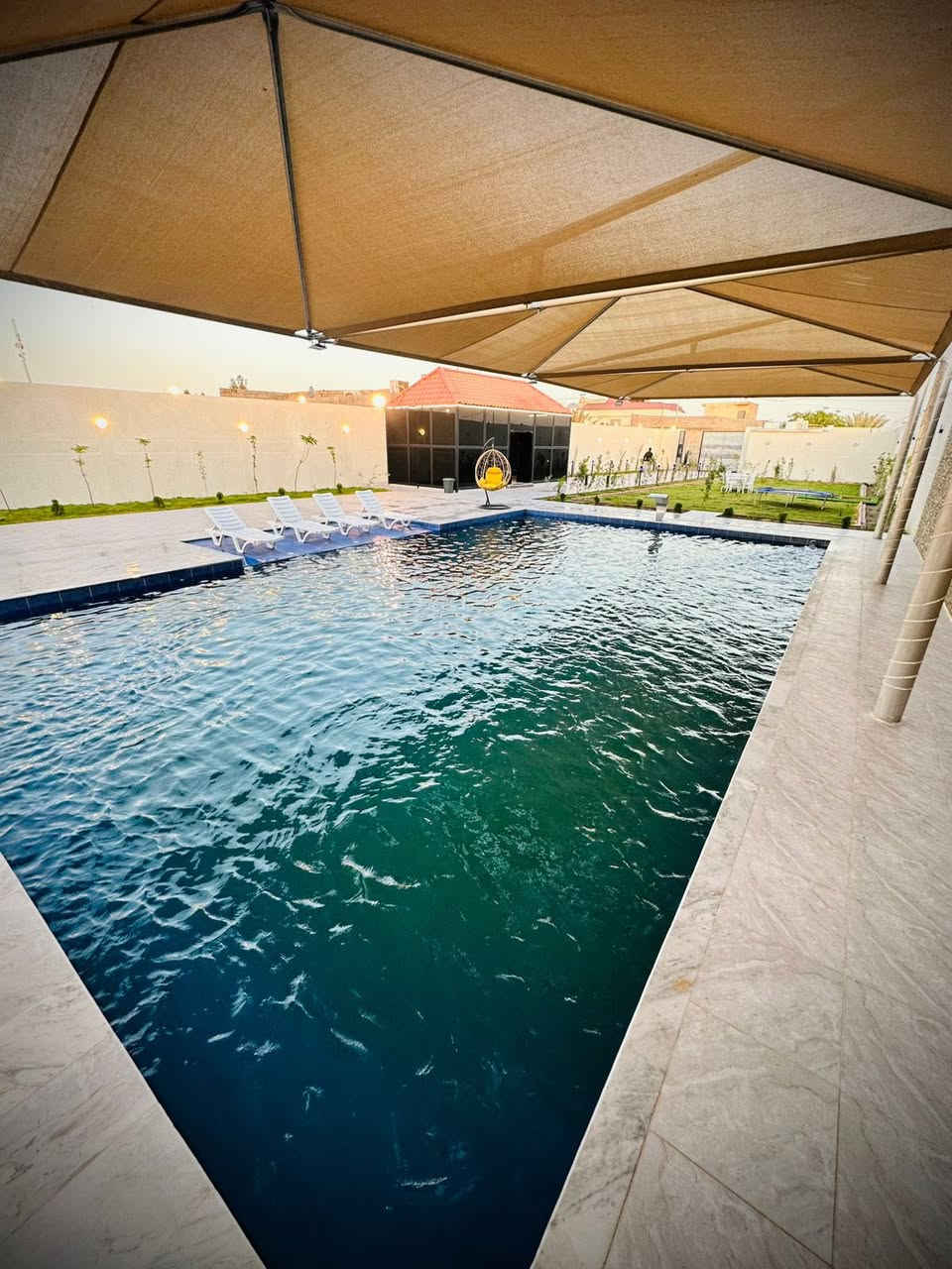 مزرعة المهرة الترفيهية VIP  👑

إحجز مزرعتك وتمتع بالخصوصية التامَّة 

•  التيار الكهربائي على مدار 24 ساعةٍ كاملة دون إنقطاع

•  إنترنت 4g مفتوح مجاني  

•  مسبح مخصص للأطفال 👧 👦 

•  مسبح مخصص للكبار

•  يحتوي منتجعنا على ألعابٍ للكبار (( منضدة 🏓 + فيشه + بليارد )) 

•  ألعاب أطفال  موضحة بل صور 

•  جلسة خارجية مطلة على الحديقة ثم المسبح (داخل المسبح) 

•  صالة كبيرة مؤثثة ومكيفة +2 غرفة نومة ومكيفة 
 
•  مكانٌ مخصص للشواء مجهز بجميع الإحتياجات الخاصة لذلك 

•  مجموعة صحيات داخلية متكاملة 

ملاحضة:- المزرعة موثقة في تطبيق اجرلي 

إحجز ☀️ إسبح 🏊 إشوي 🐟 وإقض أحلى وأمتع الأوقات مع عائلتك في أجواءٍ صيفية جميلة 

#العنوان_صلاح_الدين_قضاء_بلد 

للحجز لاتصال *********** او مراسلتنا على الواتساب
