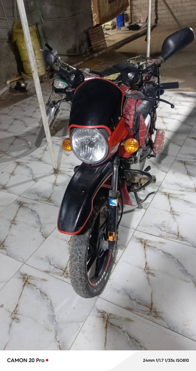 سلام عليكم بوكسر فحل البيع الدراجه رقم او سنويه الدراجه مديل 21الدراجه مفتوحه بس بوش امبدل بيه الدراجه كلشي شغال ماكو شي ماشغال  السعر 1600او بيه مجال حك الجيه المكان البصره القرنه امزيرعه هاذ الرقم التواصل ‏‪***********‬‏
