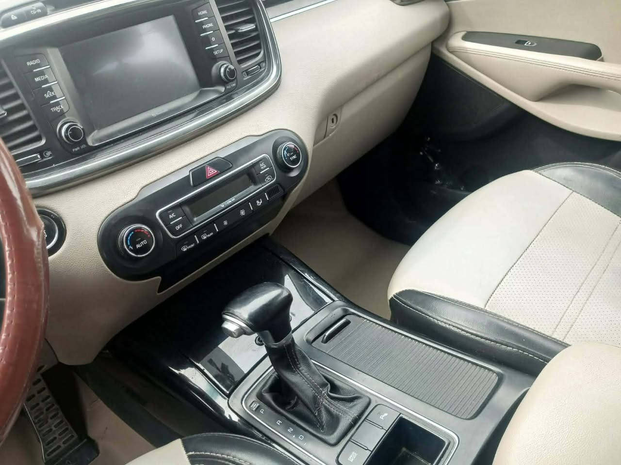 السلام عليكم كيا سورنتو موديل 2019 كفاله عامه رقم بغداد الجديد تحويل مباشر سيارة جديده للاستفسار الاتصال على ***********
