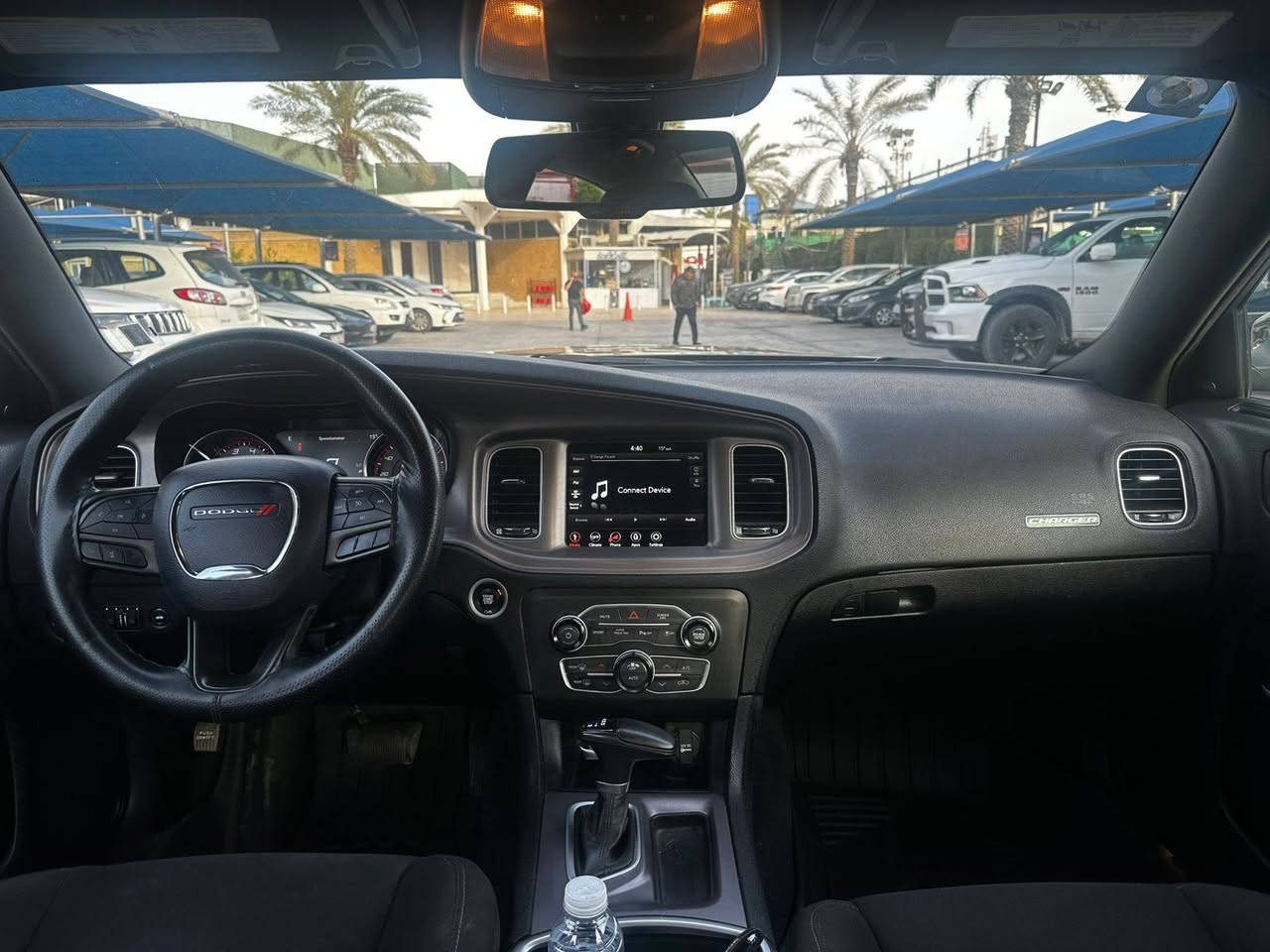 جارجر للبيع موديل 2023 
مواصفات GT العادية 
كراسي سبورت
كرسي كهرباء
سوبر تراك
حساس خلفي+كامره
ماشيه 19 الف ميل 
حادثها موضح بالصور كسر بالدعاميه وربع البنيد صبغ مكفوله بدون ايرباك 
مكان السياره المنصور 
للتواصل ***********
